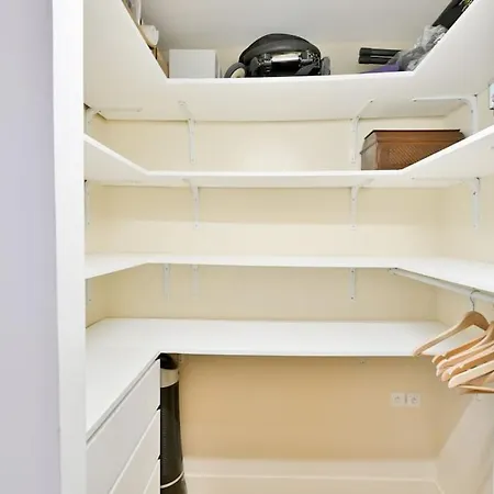 Studio Cache, Canal Saint-martin Apartment