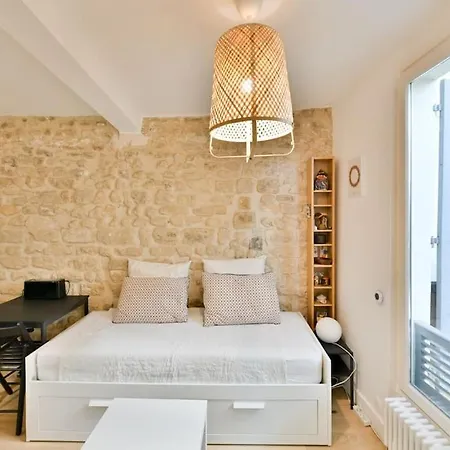 Apartment Studio Cache, Canal Saint-martin *
