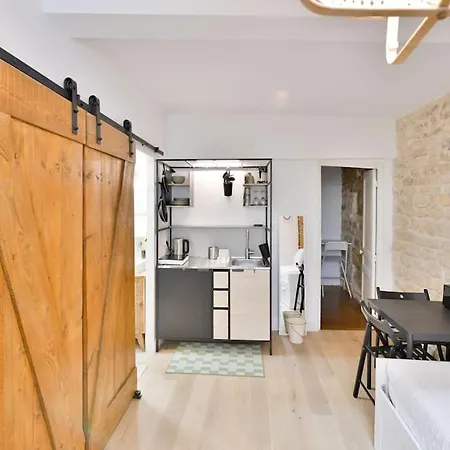 Studio Cache, Canal Saint-martin Apartment